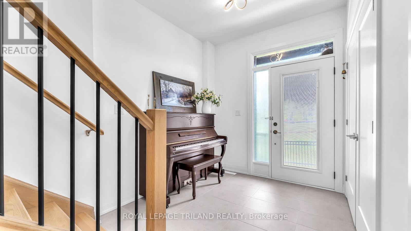 16 - 231 Callaway Road, London North, Ontario  N6G 0M3 - Photo 3 - X12168104