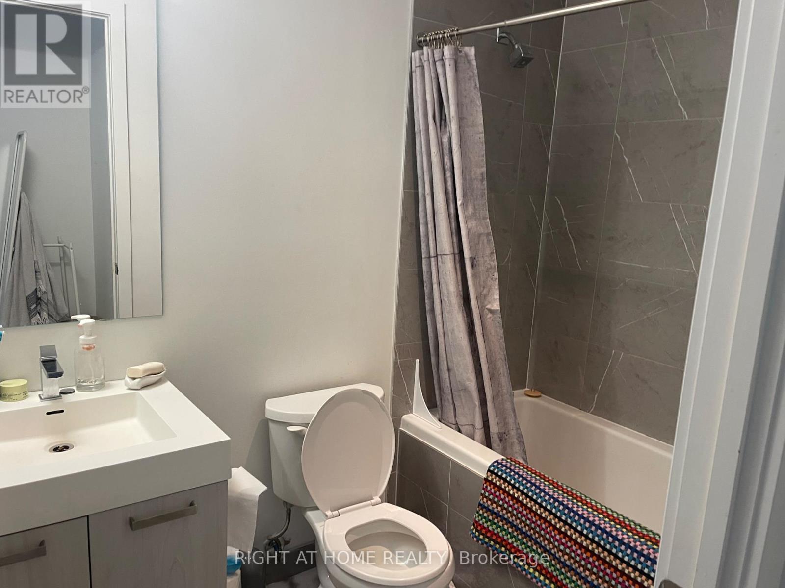 310 - 203 Catherine Street, Ottawa, Ontario  K2P 1J5 - Photo 11 - X12168135