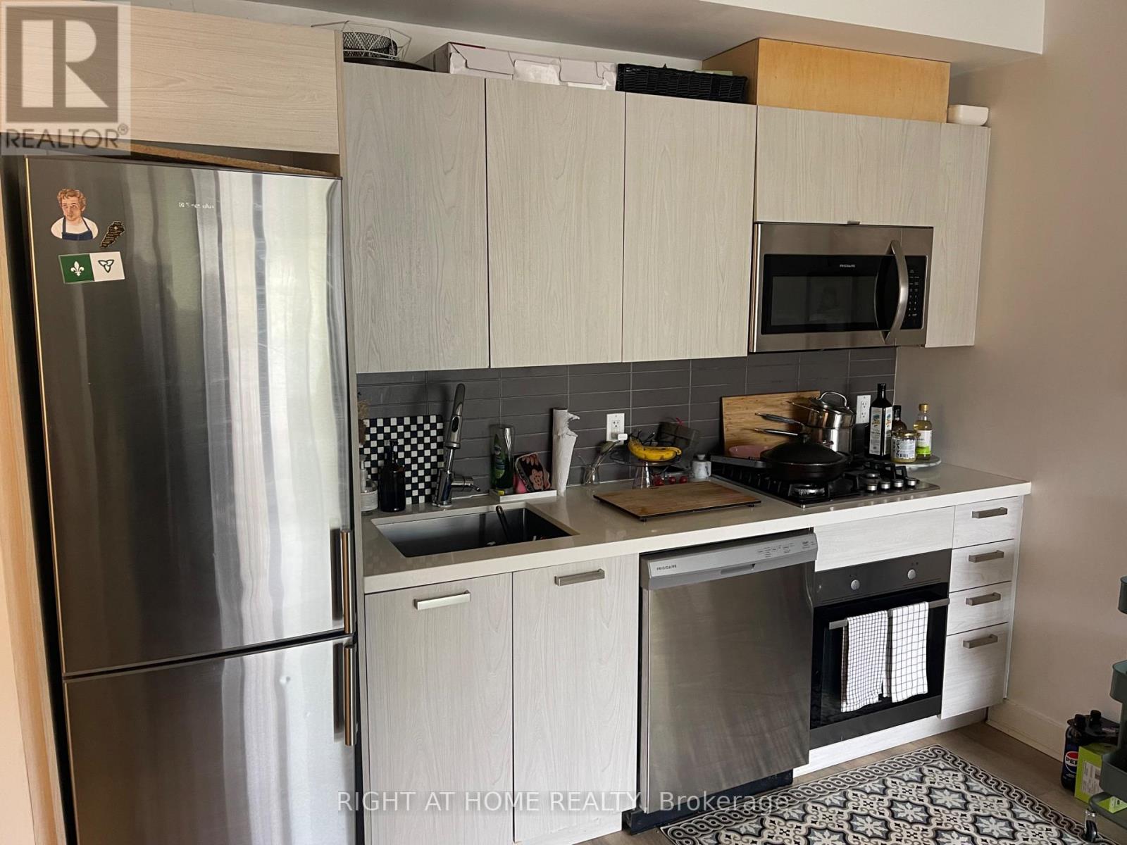 310 - 203 Catherine Street, Ottawa, Ontario  K2P 1J5 - Photo 6 - X12168135