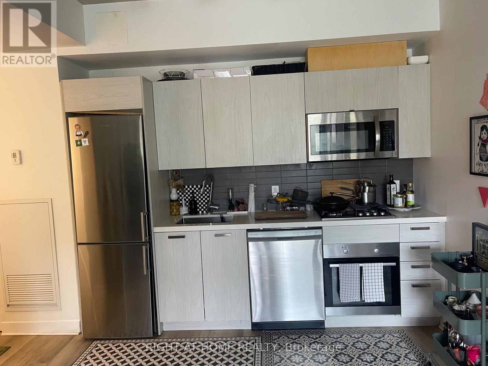 310 - 203 Catherine Street, Ottawa, Ontario  K2P 1J5 - Photo 7 - X12168135