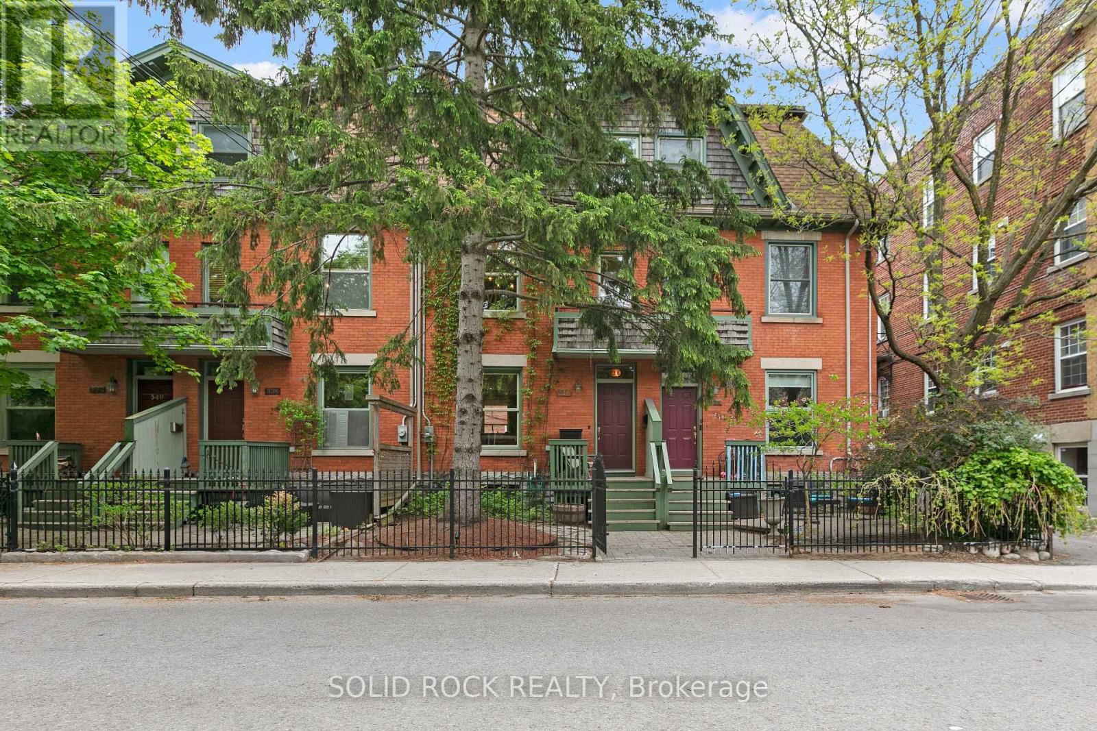 536 Besserer Street, Ottawa, Ontario  K1N 6C7 - Photo 3 - X12168138