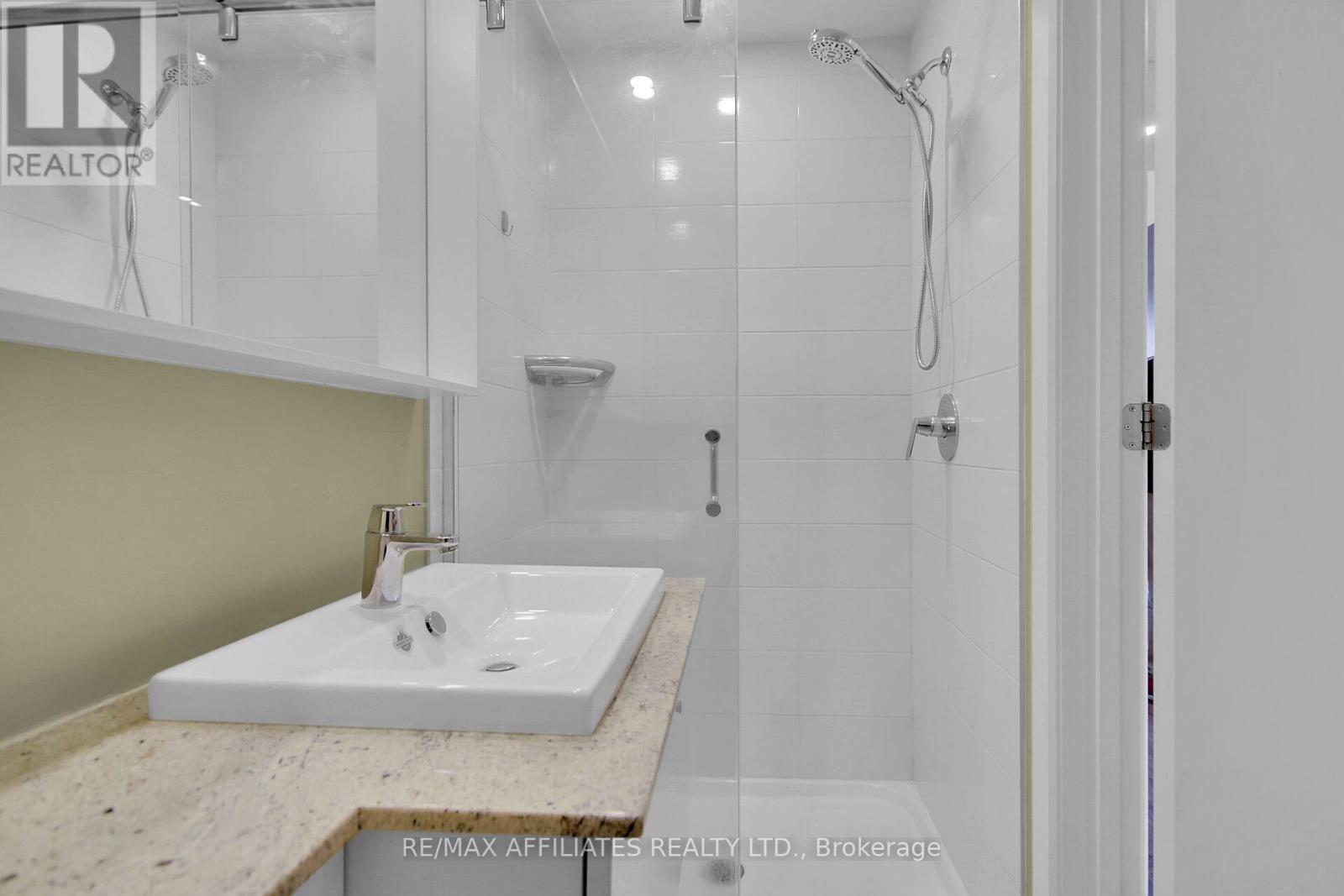 310b - 7 Marquette Avenue, Ottawa, Ontario  K1L 8A7 - Photo 12 - X12168142