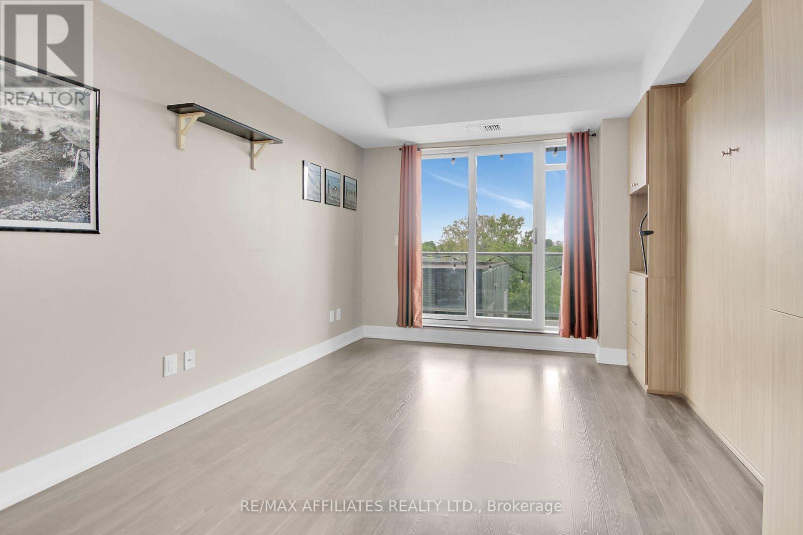 310b - 7 Marquette Avenue, Ottawa, Ontario  K1L 8A7 - Photo 8 - X12168142