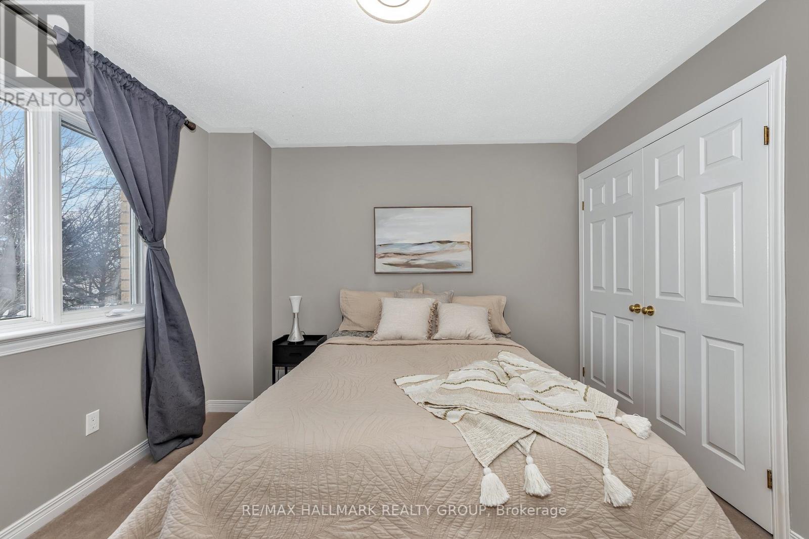 63 Newborough Crescent, Ottawa, Ontario  K2G 6A5 - Photo 9 - X12168155