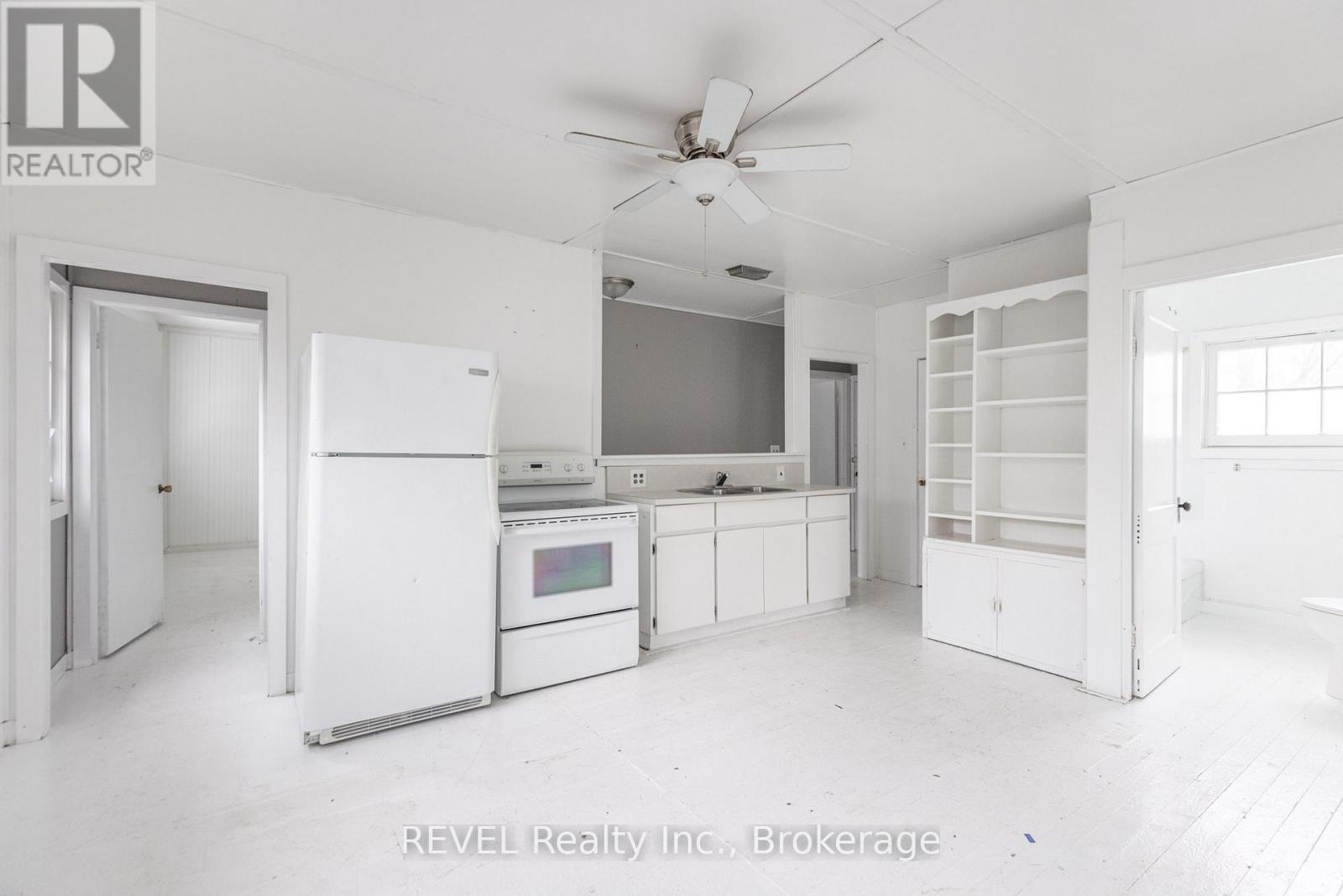 3042 Bethune Avenue, Fort Erie, Ontario  L0S 1N0 - Photo 10 - X12168170