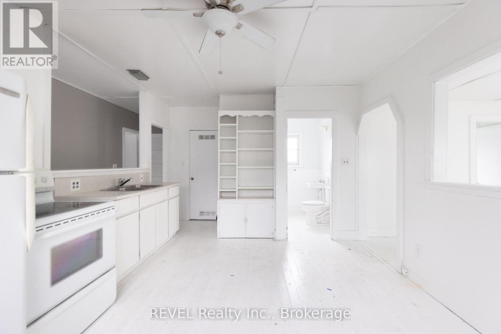 3042 Bethune Avenue, Fort Erie, Ontario  L0S 1N0 - Photo 11 - X12168170