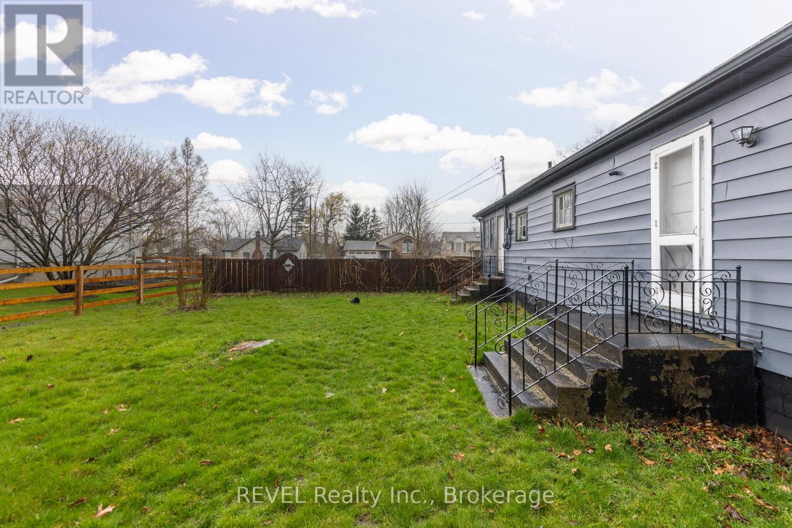 3042 Bethune Avenue, Fort Erie, Ontario  L0S 1N0 - Photo 4 - X12168170