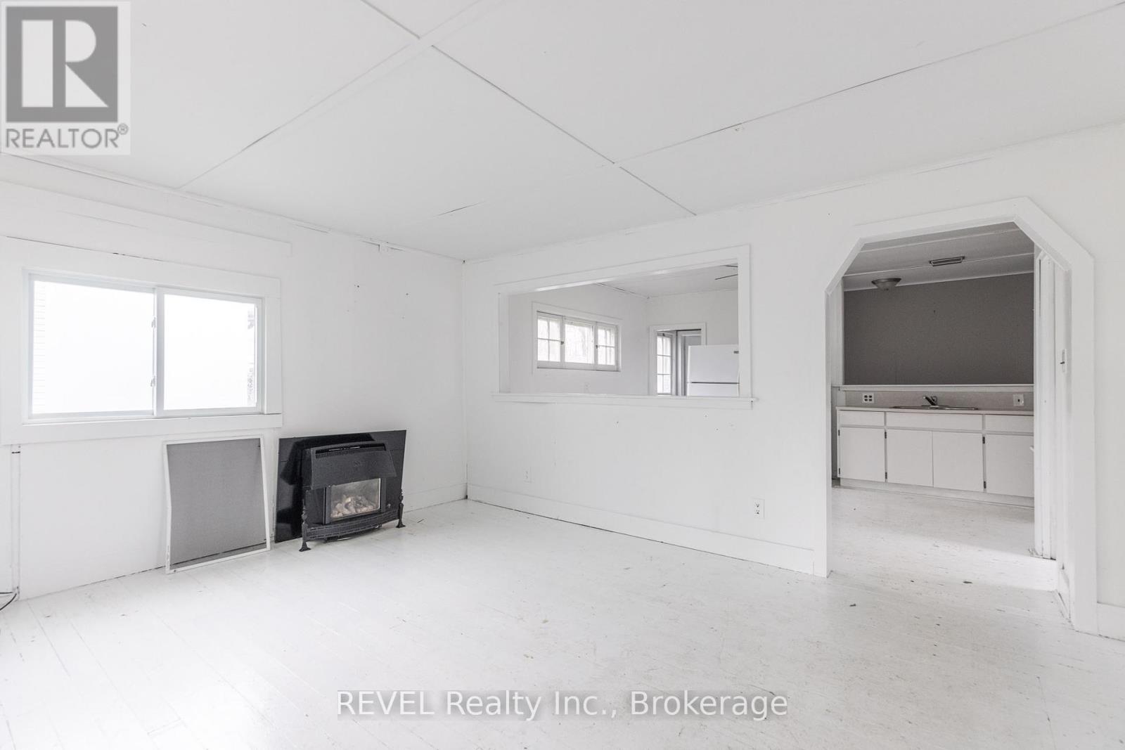 3042 Bethune Avenue, Fort Erie, Ontario  L0S 1N0 - Photo 8 - X12168170