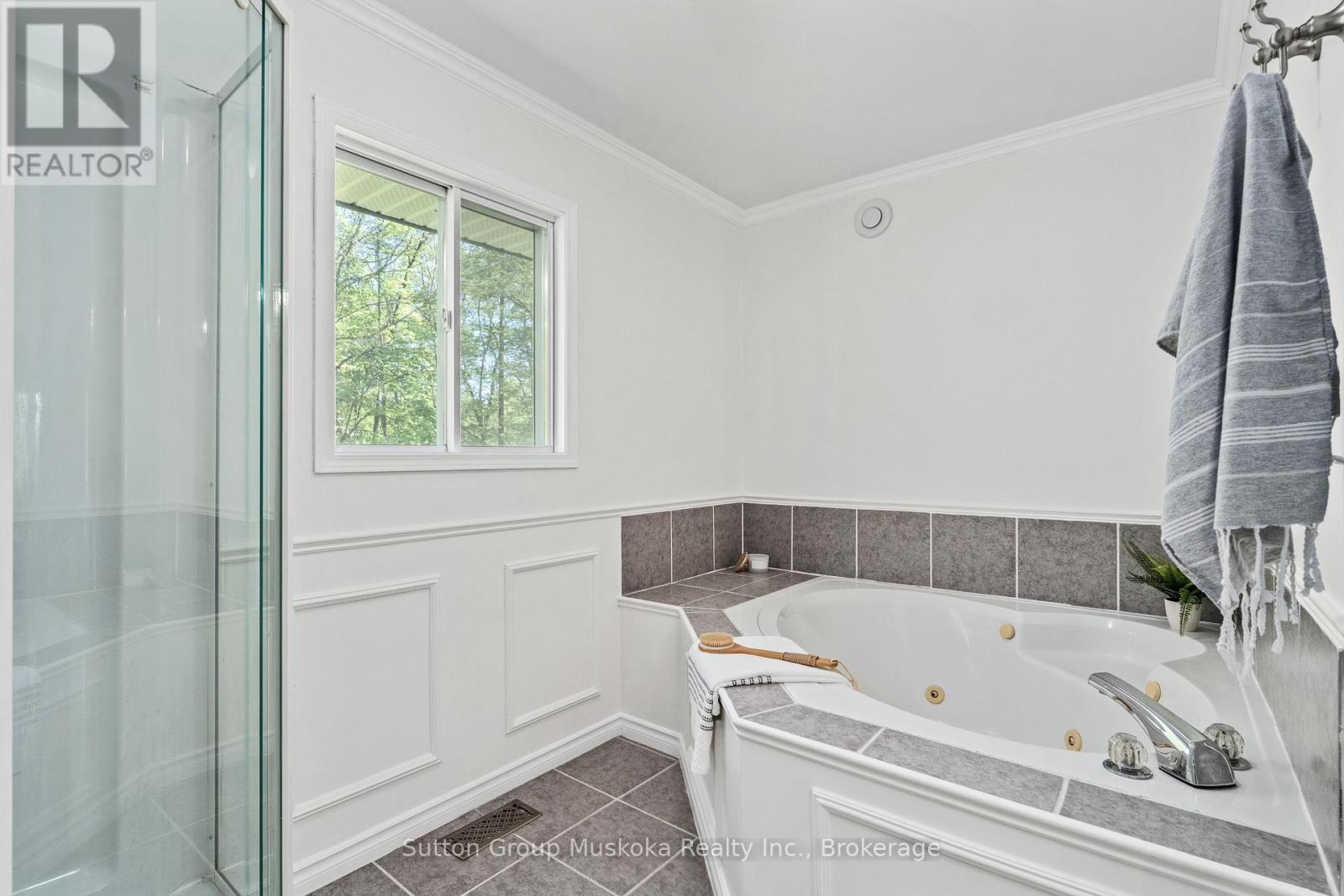 240 Madill Church Road, Huntsville, Ontario  P1H 1A1 - Photo 21 - X12168146