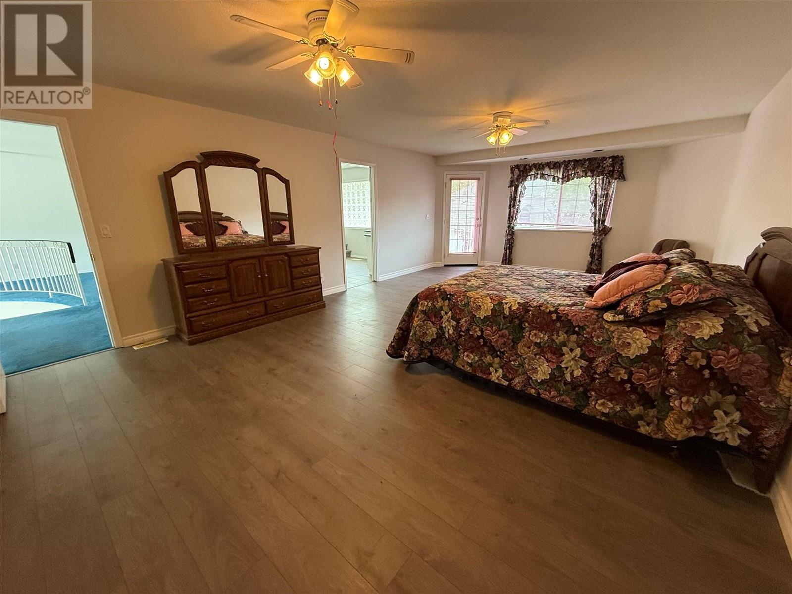 7760 Columbia Drive, Grand Forks, British Columbia  V0H 1H2 - Photo 16 - 10349002
