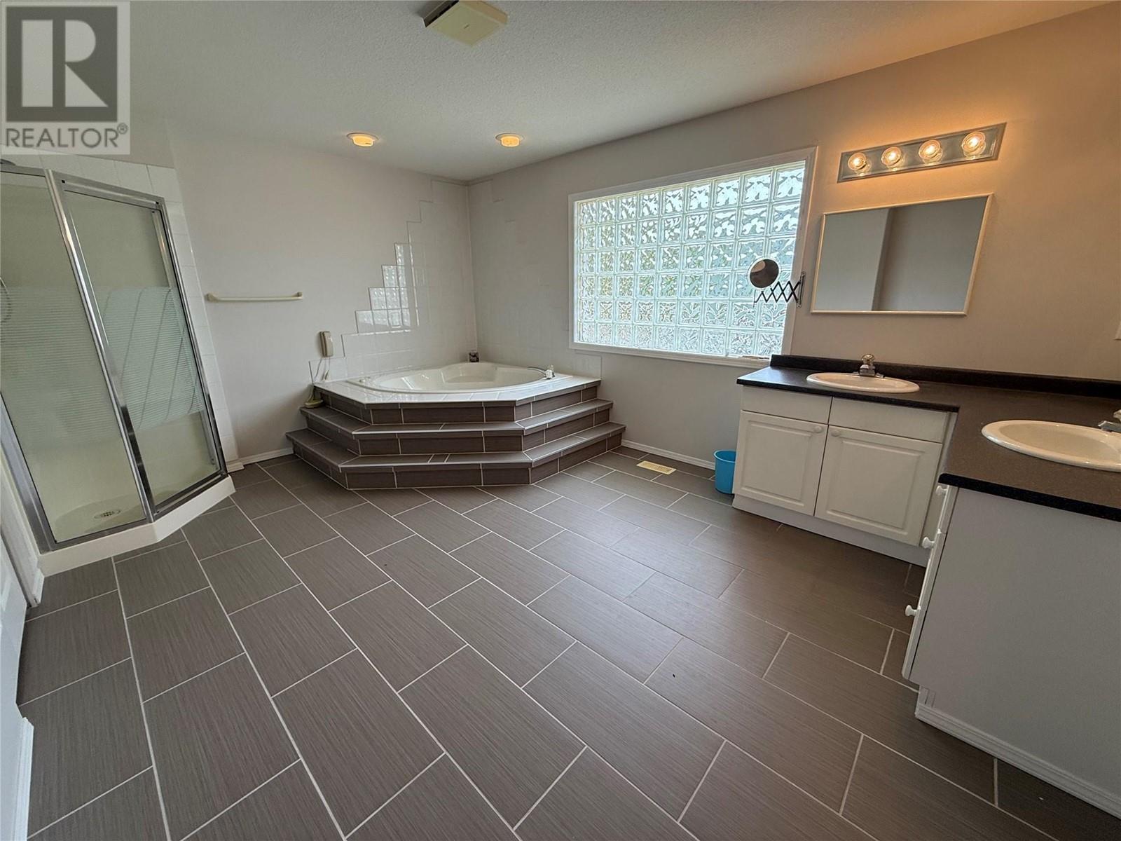 7760 Columbia Drive, Grand Forks, British Columbia  V0H 1H2 - Photo 18 - 10349002