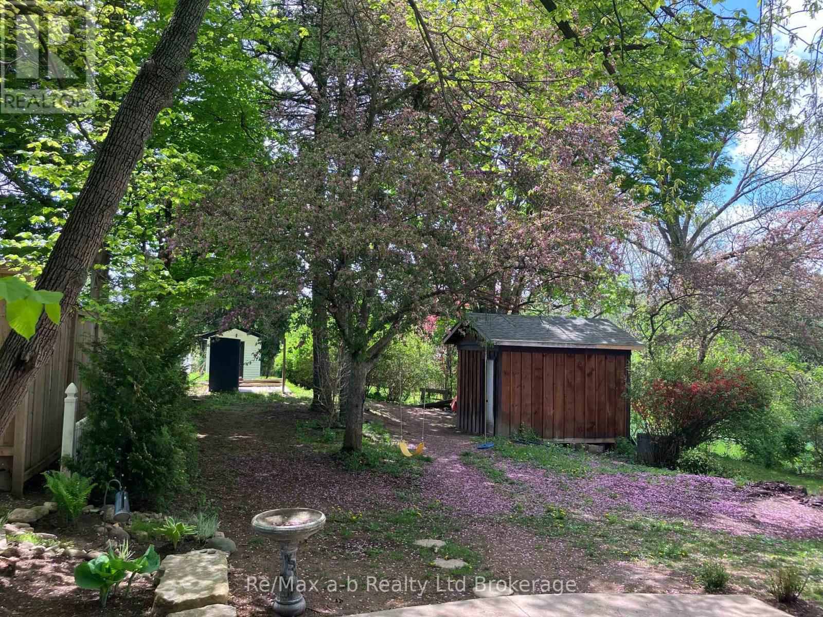 330 Spencer Street, Woodstock, Ontario  N4S 2H3 - Photo 3 - X12168119