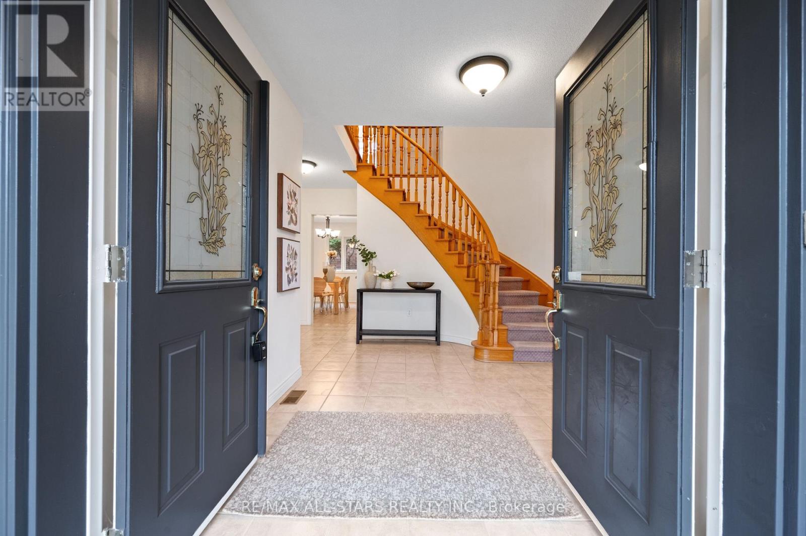 156 Park Drive, Whitchurch-Stouffville, Ontario  L4A 1J6 - Photo 7 - N12120896