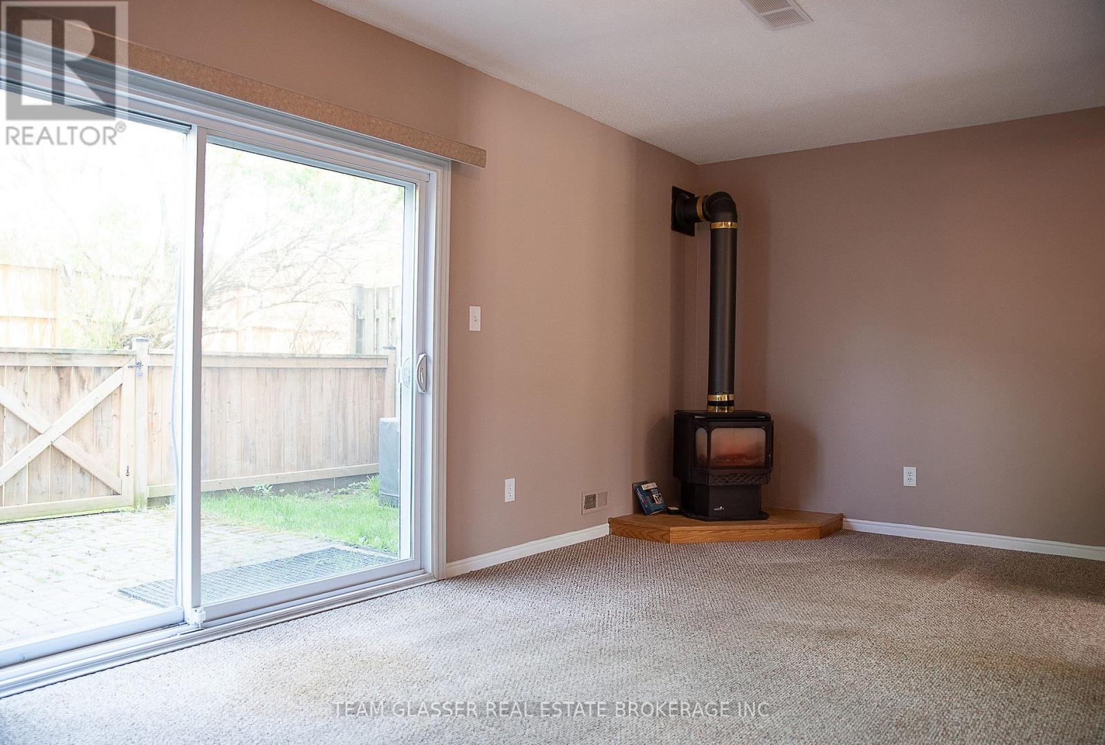 63 - 1990 Wavell Street, London East, Ontario  N5V 4N5 - Photo 4 - X12164565