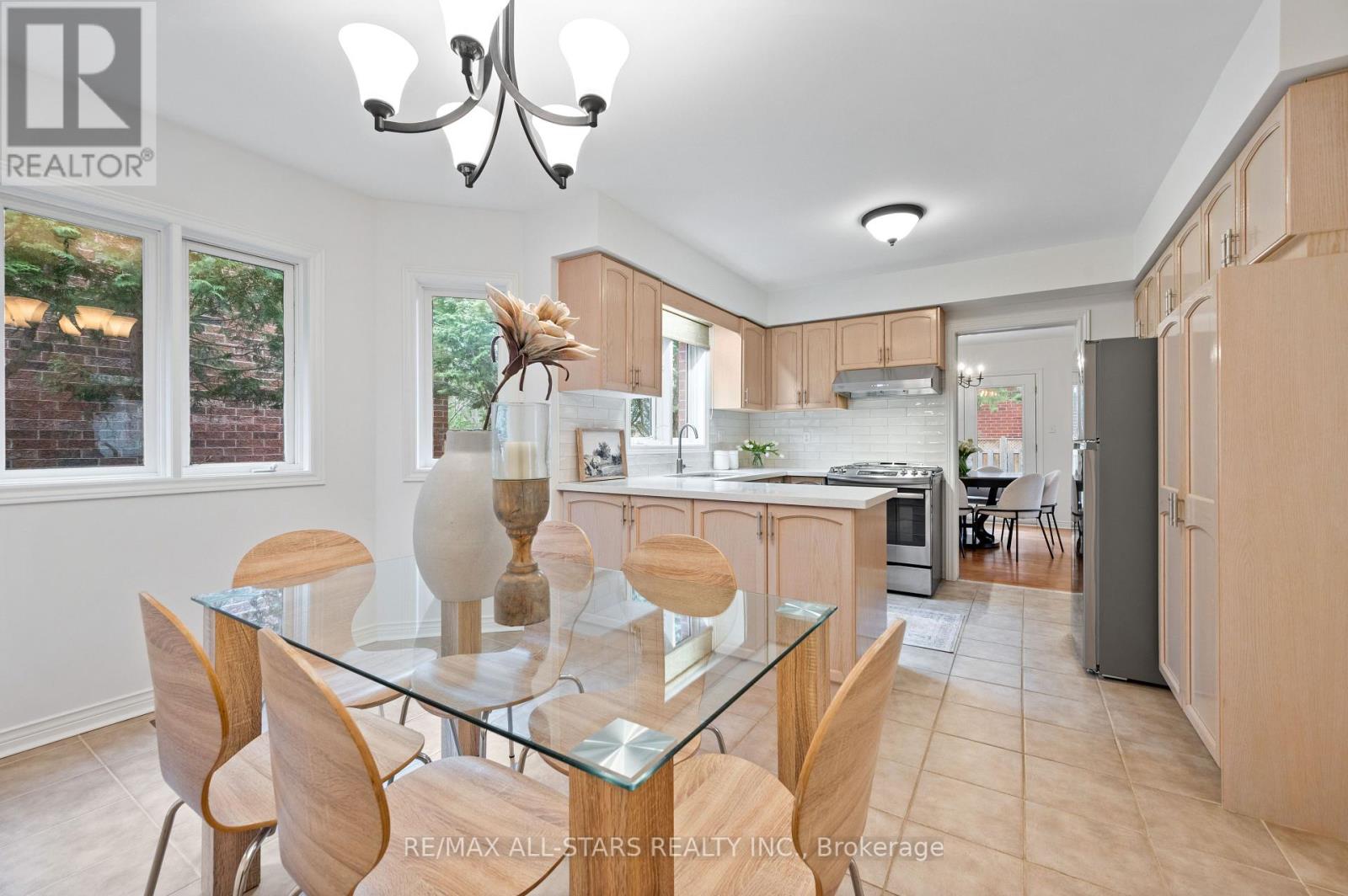 156 Park Drive, Whitchurch-Stouffville, Ontario  L4A 1J6 - Photo 19 - N12120896