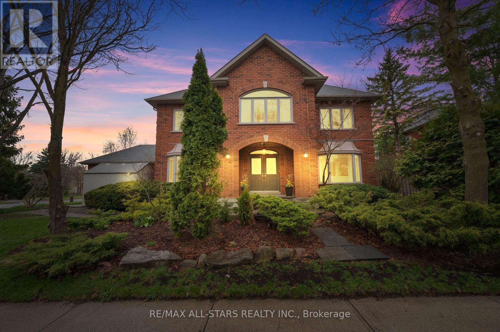 156 Park Drive, Whitchurch-Stouffville, Ontario  L4A 1J6 - Photo 1 - N12120896
