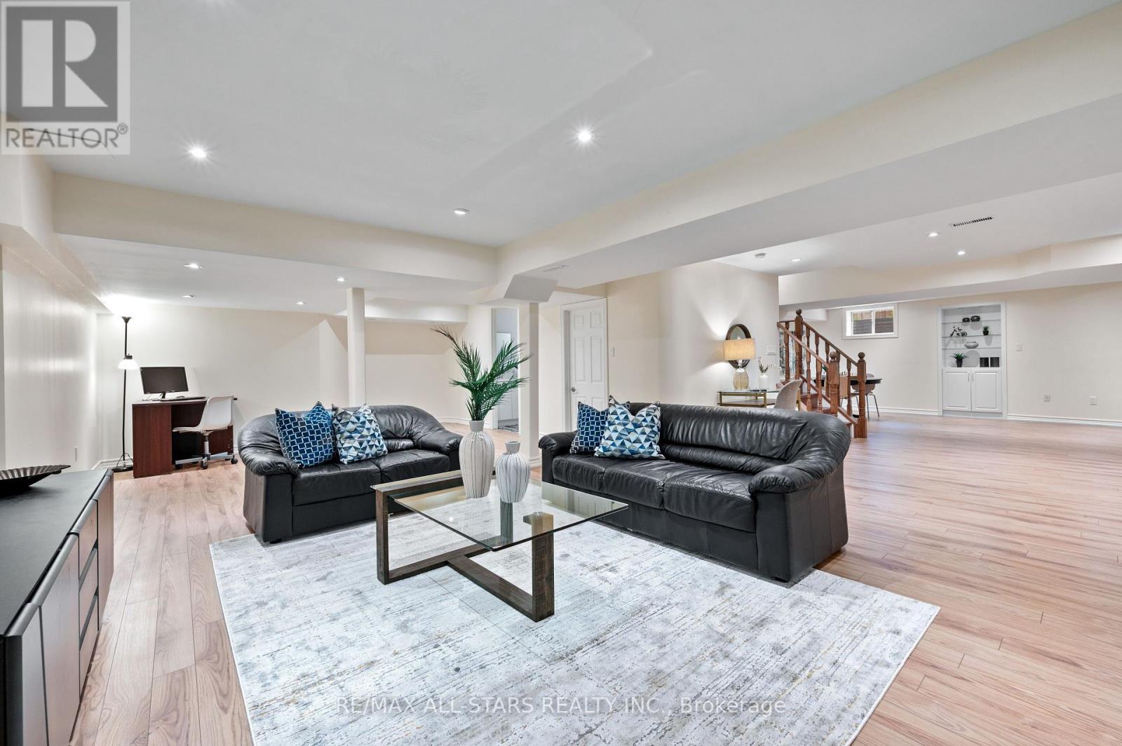 156 Park Drive, Whitchurch-Stouffville, Ontario  L4A 1J6 - Photo 33 - N12120896