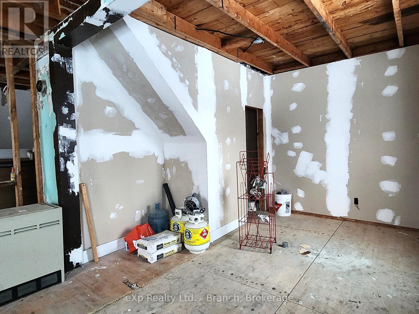 61 Queen Street, Kirkland Lake, Ontario  P2N 2R2 - Photo 4 - T12160811