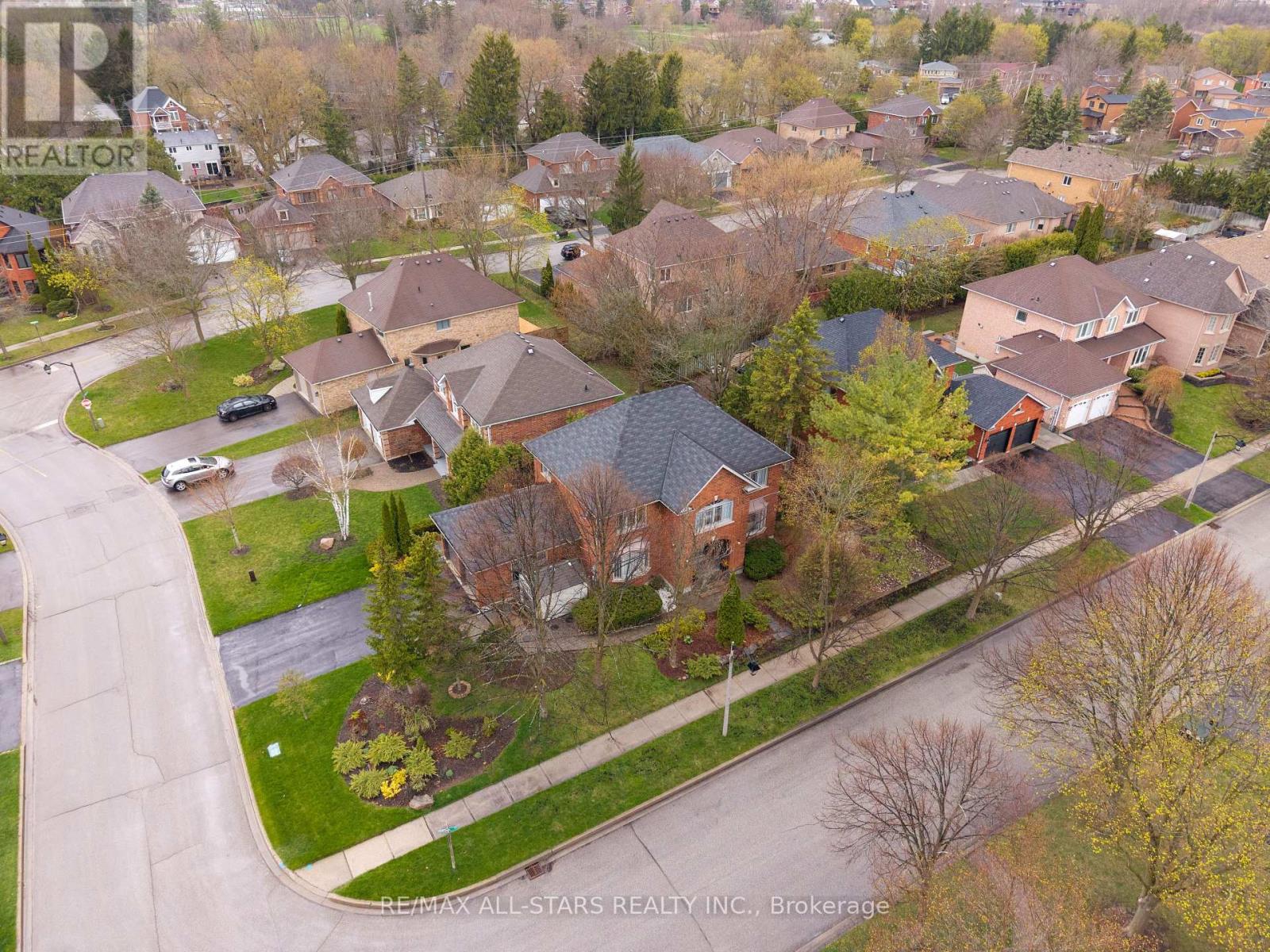 156 Park Drive, Whitchurch-Stouffville, Ontario  L4A 1J6 - Photo 4 - N12120896