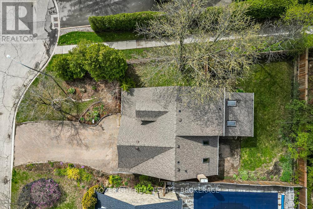 62 Templer Drive, Hamilton, Ontario  L9G 4A9 - Photo 4 - X12114532