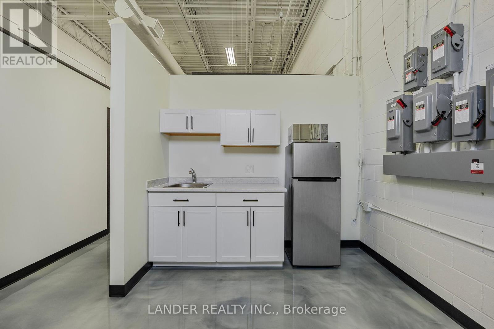 4 - 110 Pony Drive, Newmarket, Ontario  L3Y 7B6 - Photo 25 - N12160021