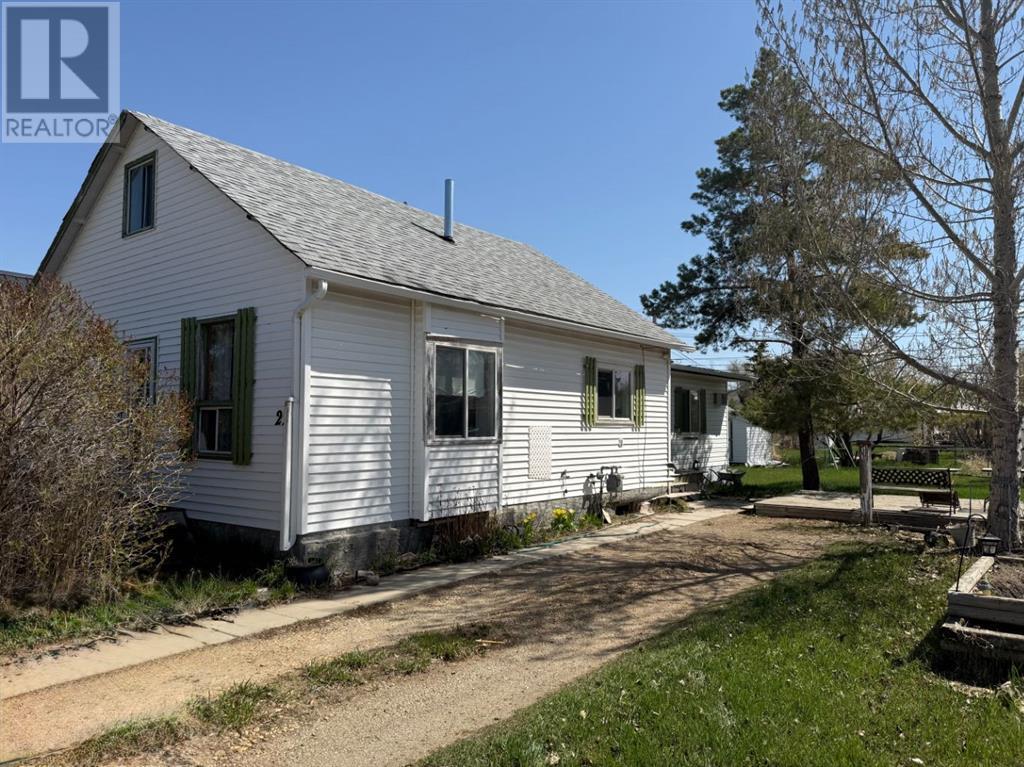 221 2 Ave E Avenue, Hanna, Alberta  T0J 1P0 - Photo 1 - A2223895