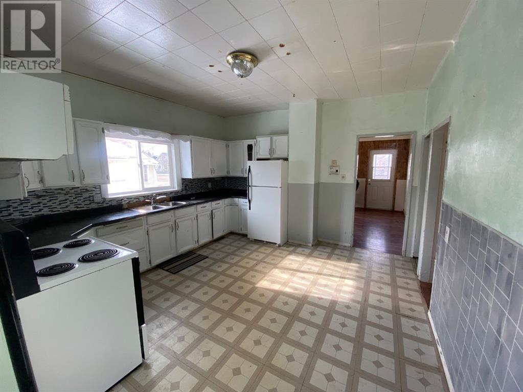 221 2 Ave E Avenue, Hanna, Alberta  T0J 1P0 - Photo 6 - A2223895