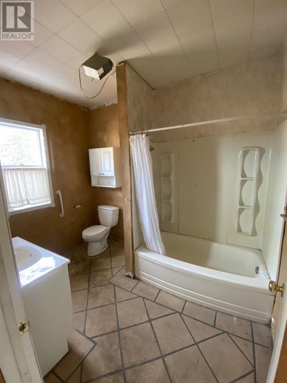 221 2 Ave E Avenue, Hanna, Alberta  T0J 1P0 - Photo 13 - A2223895
