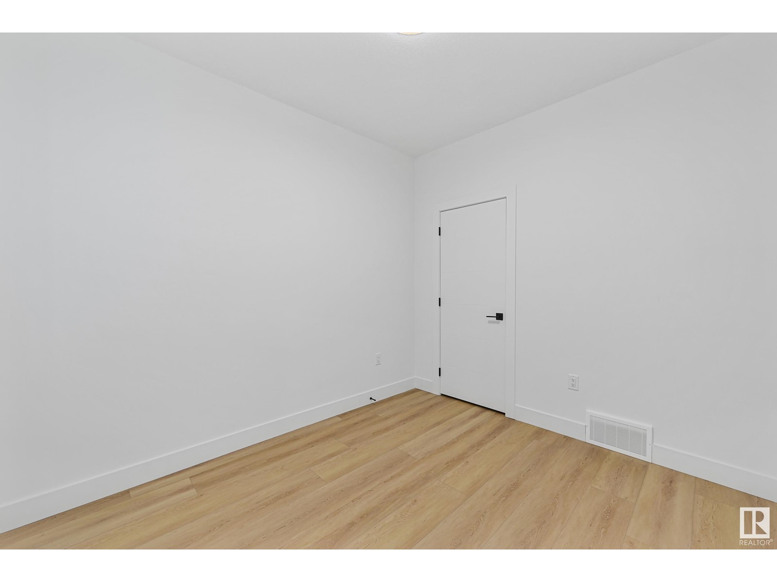 Property at 285 MEADOWVIEW DR image 3