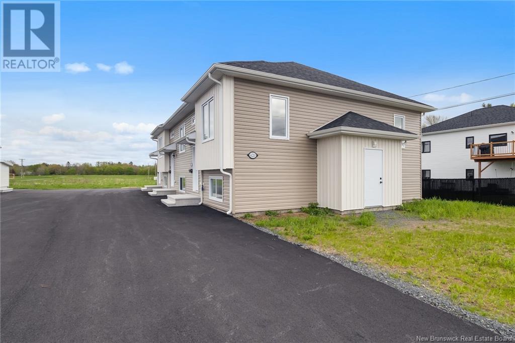 422 Neill Street, Fredericton, New Brunswick  E3A 3B8 - Photo 3 - NB119018
