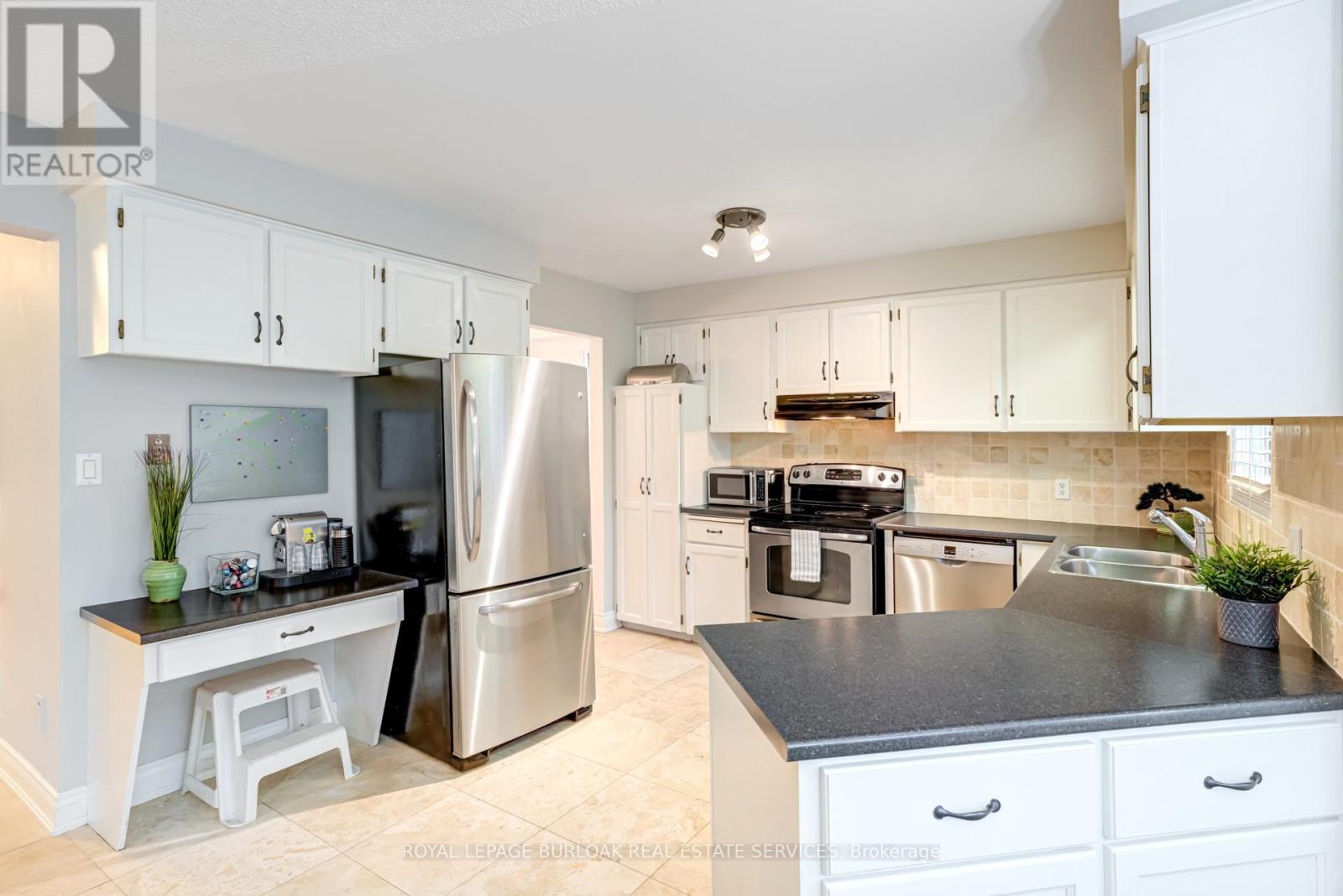 2134 Donald Road, Burlington (Headon), Ontario  L7M 3R4 - Photo 7 - W12167651