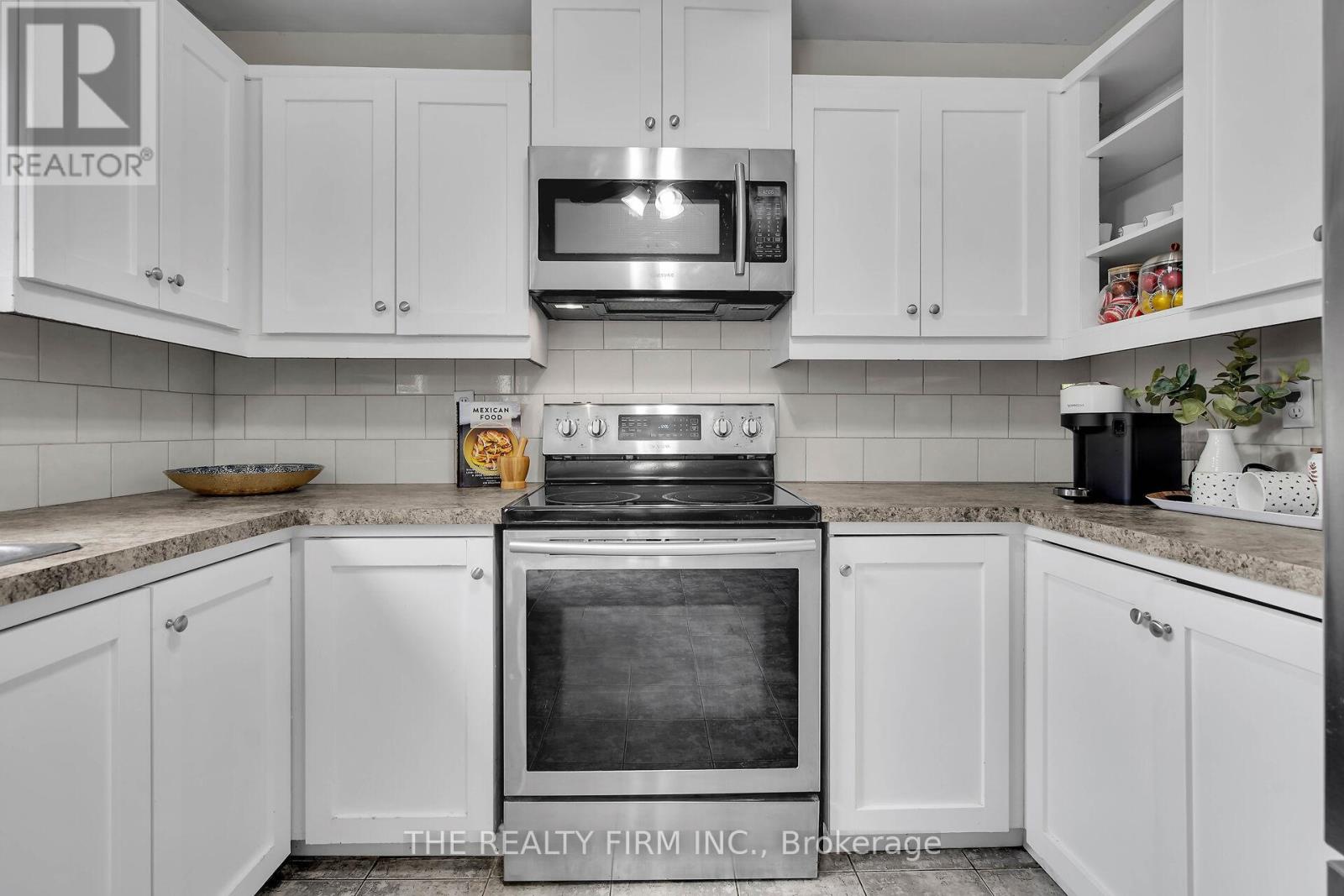 Photo 9 of 29 for 65 - 720 Deveron Crescent