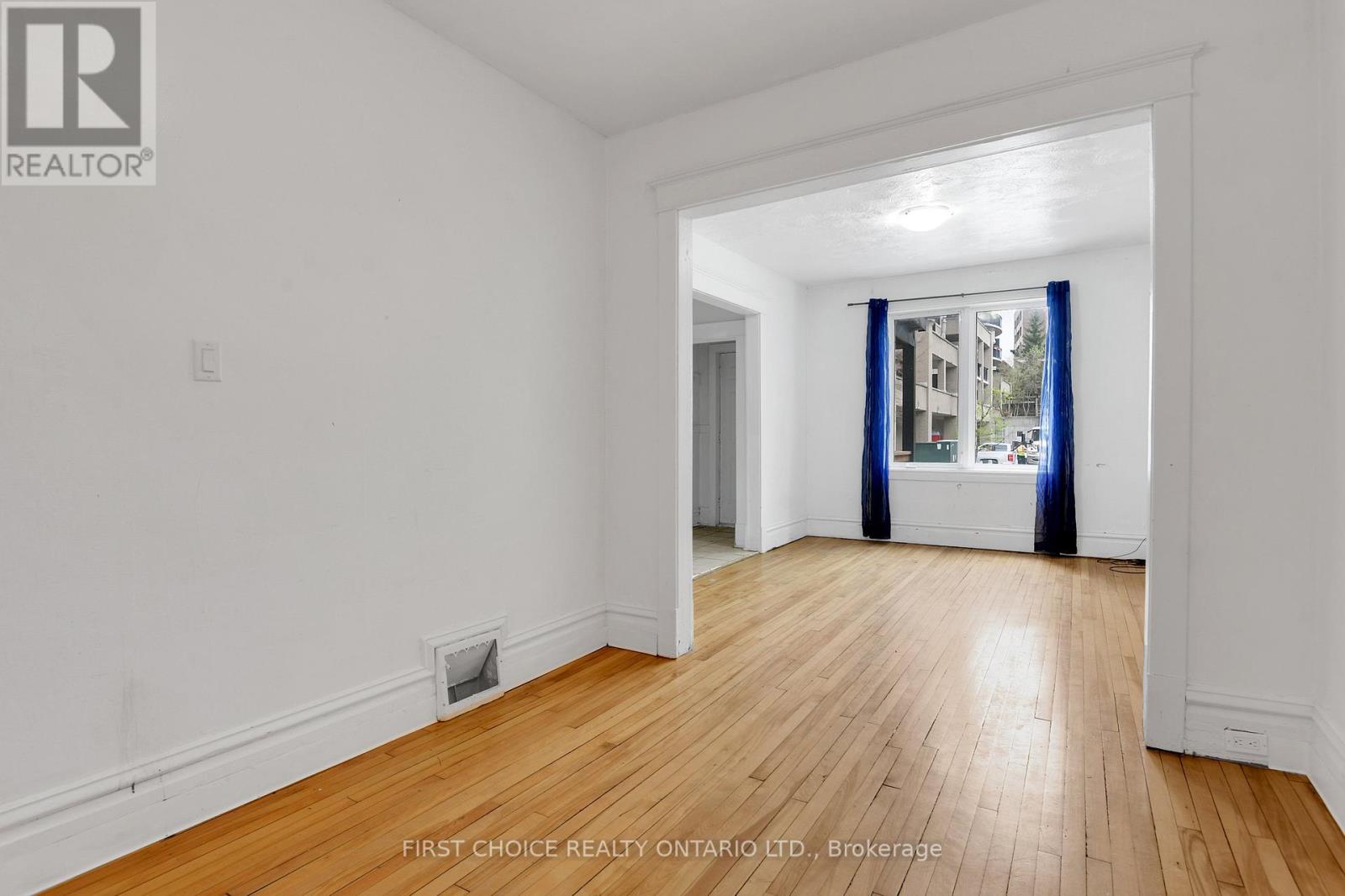 293 Powell Avenue, Ottawa, Ontario  K1S 2A6 - Photo 10 - X12152753