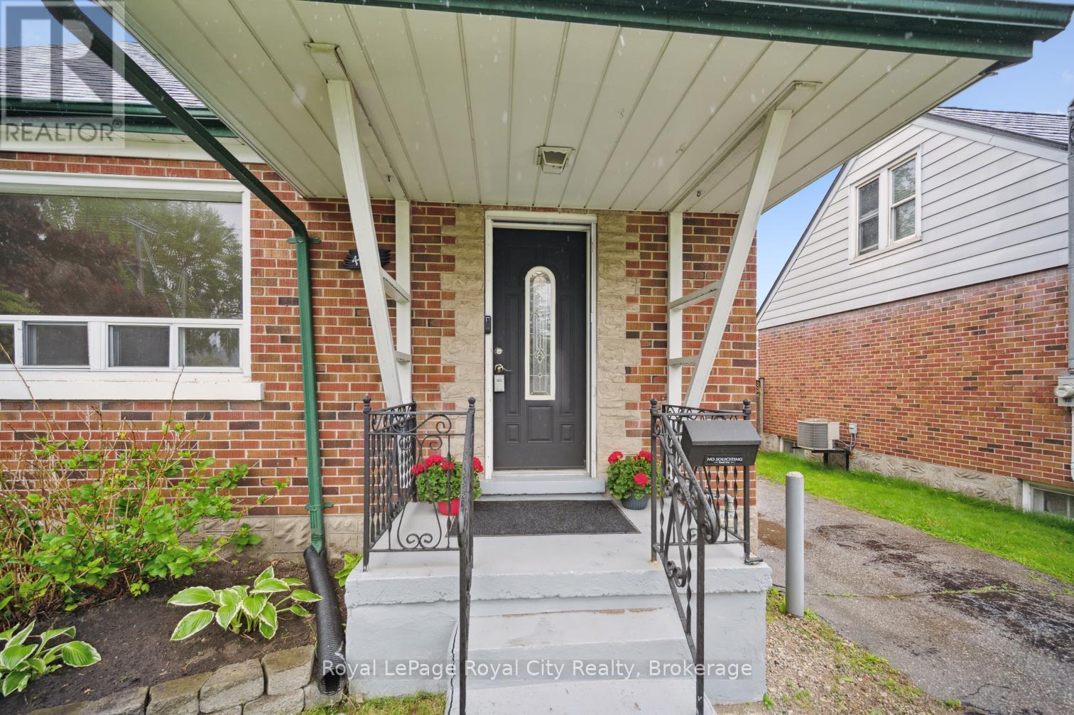 Property at 495 STIRLING AVENUE S image 3