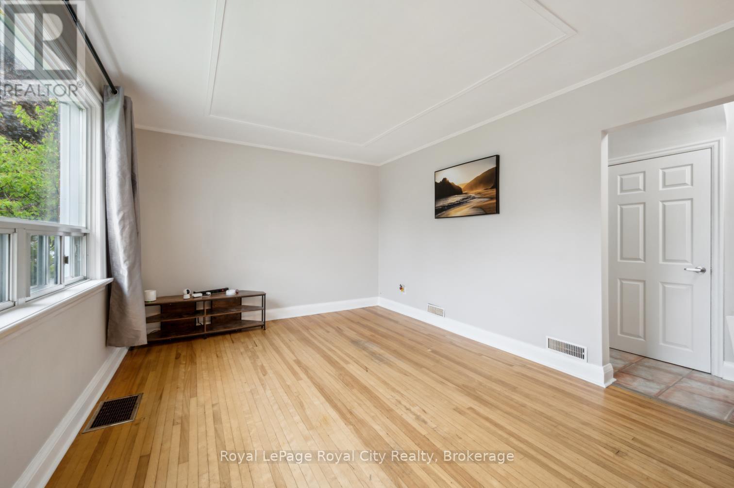 Property at 495 STIRLING AVENUE S image 5