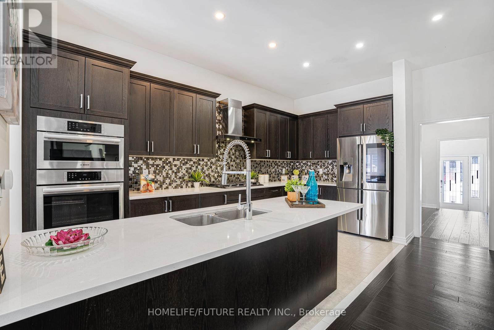 3877 Tufgar Crescent, Burlington, Ontario  L7M 1N7 - Photo 5 - W12152302