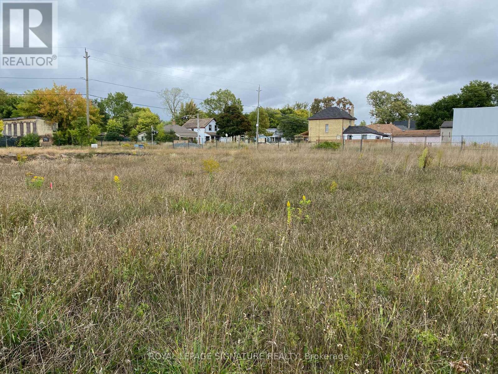 475 Grey Street, London East (East E), Ontario  N6B 1H4 - Photo 5 - X12165712