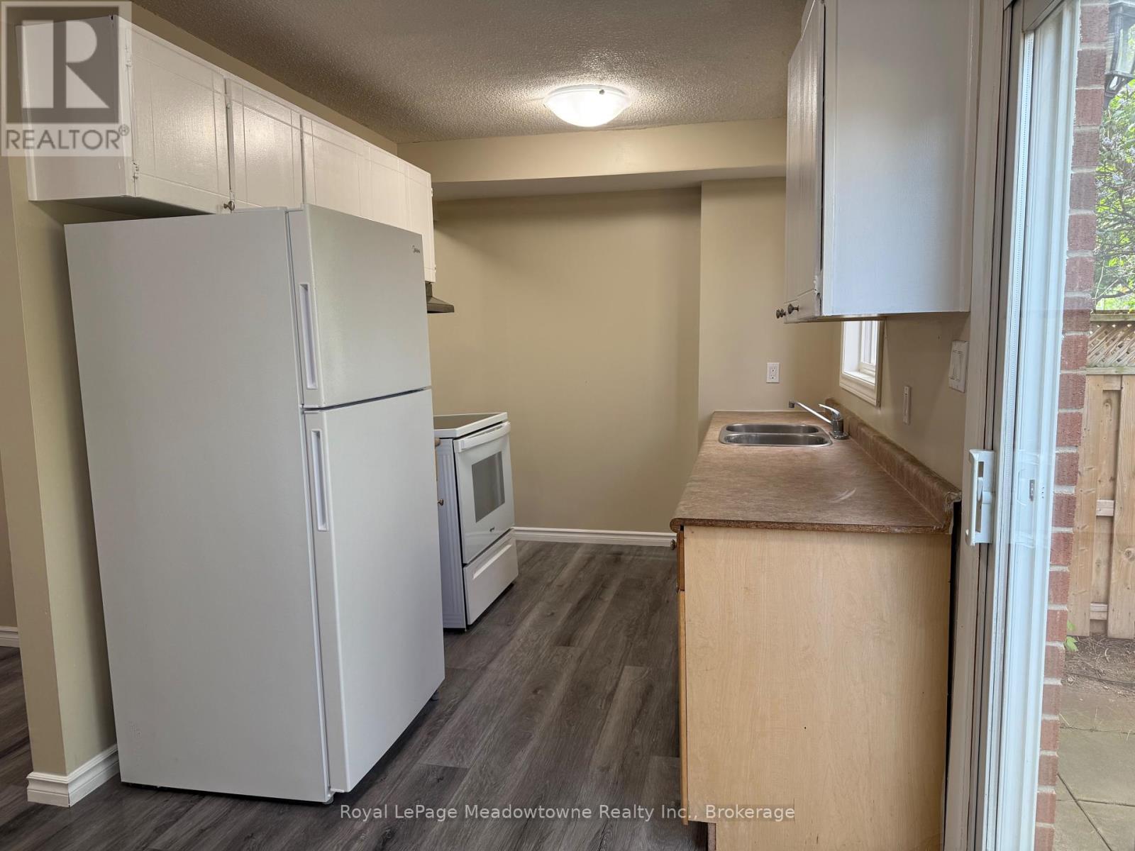 2 - 235 Bronte Street, Milton, Ontario  L9T 3V8 - Photo 9 - W12167224