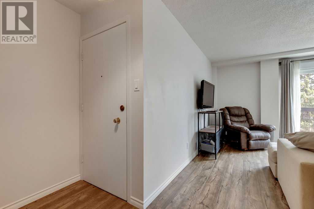 Property at 312, 315 Heritage Drive SE image 4