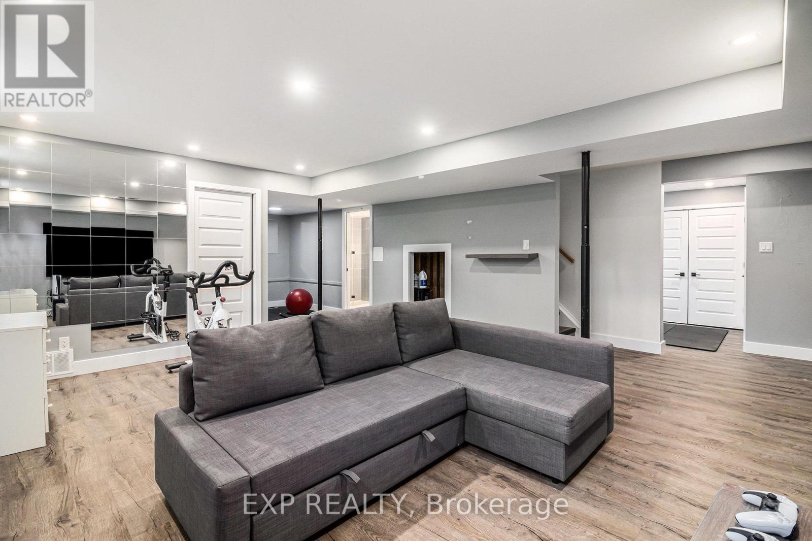 2195 Niagara Drive, Ottawa, Ontario  K1H 6H5 - Photo 32 - X12167132