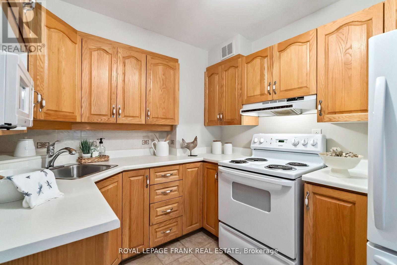 405 - 363 Simcoe Street N, Oshawa, Ontario  L1G 4T2 - Photo 6 - E12168449