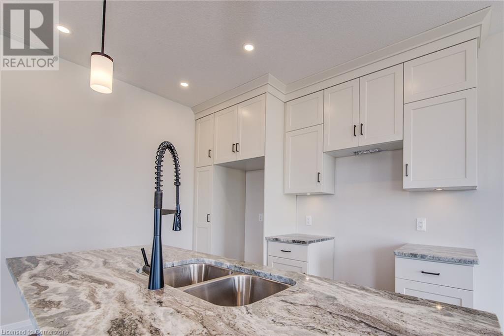 102 Thackeray Way, Harriston, Ontario  N0G 1Z0 - Photo 18 - 40727537