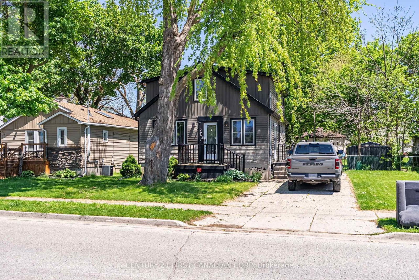 766 Glasgow Street, London East, Ontario  N5Y 1V9 - Photo 2 - X12168466