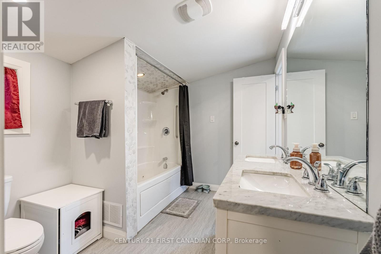 766 Glasgow Street, London East, Ontario  N5Y 1V9 - Photo 24 - X12168466