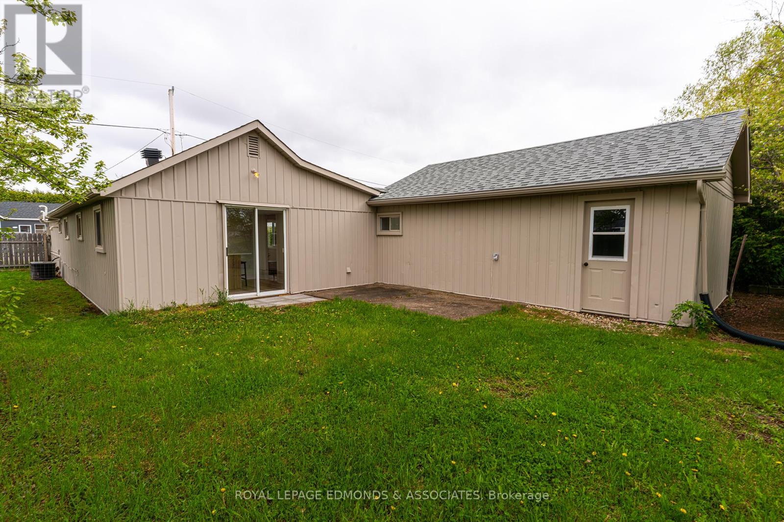 3 Ethel Street, Petawawa, Ontario  K8H 2B7 - Photo 26 - X12168262