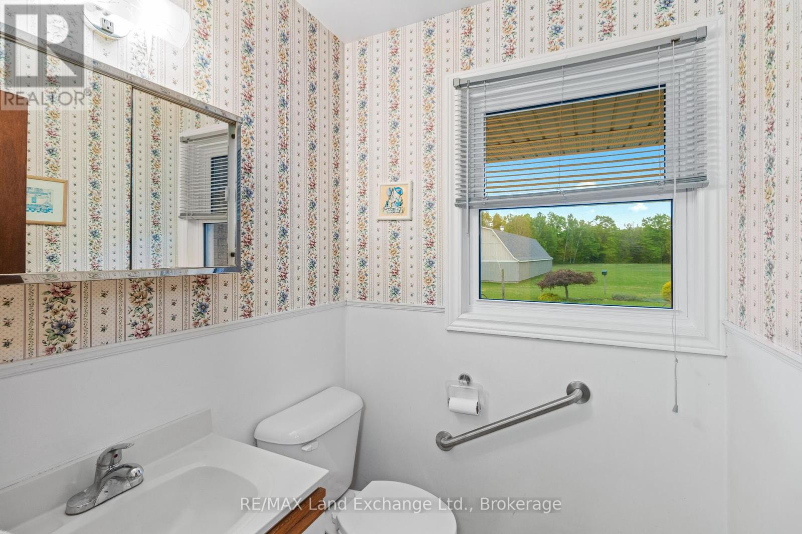 59 Denny's Dam Road, South Bruce Peninsula, Ontario  N0H 2L0 - Photo 18 - X12088827