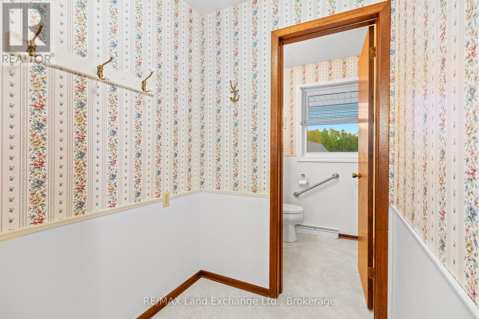 59 Denny's Dam Road, South Bruce Peninsula, Ontario  N0H 2L0 - Photo 19 - X12088827