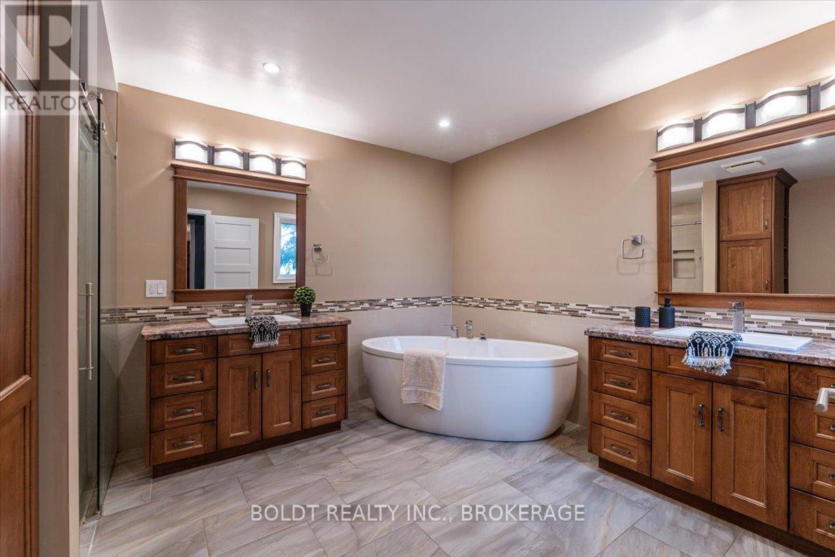 6 Carn Castle Gate, St. Catharines, Ontario  L2P 2X4 - Photo 15 - X12168490