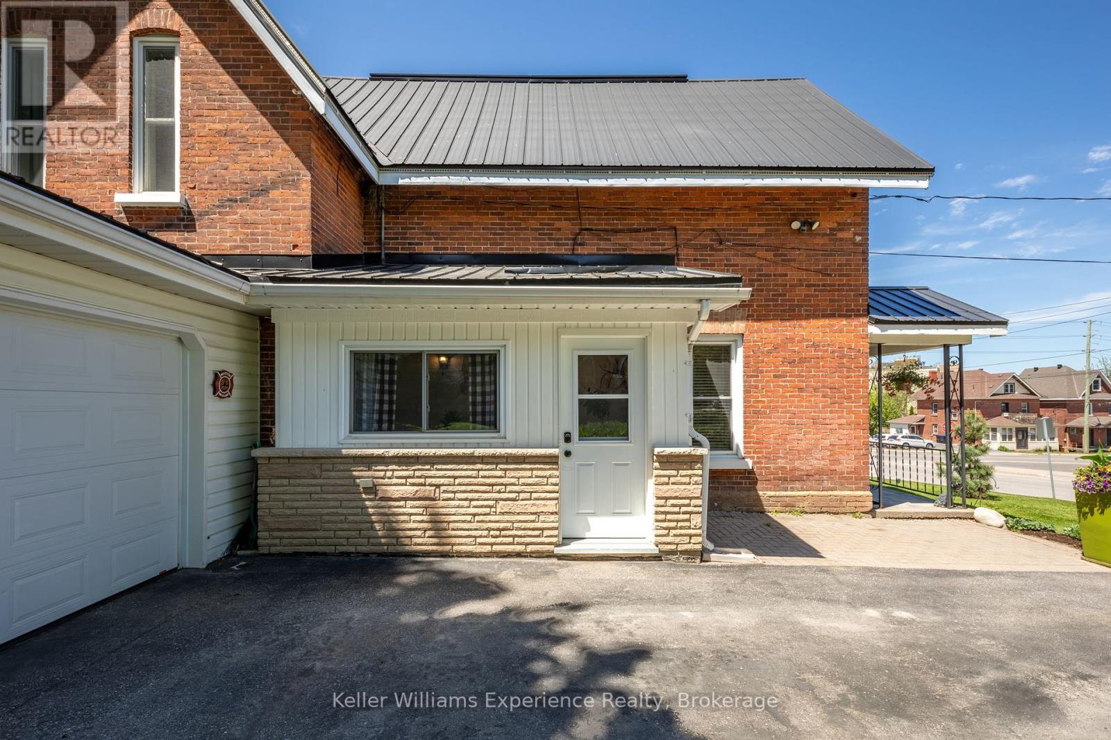 220 Third Street, Midland, Ontario  L4R 3S1 - Photo 3 - S12168435