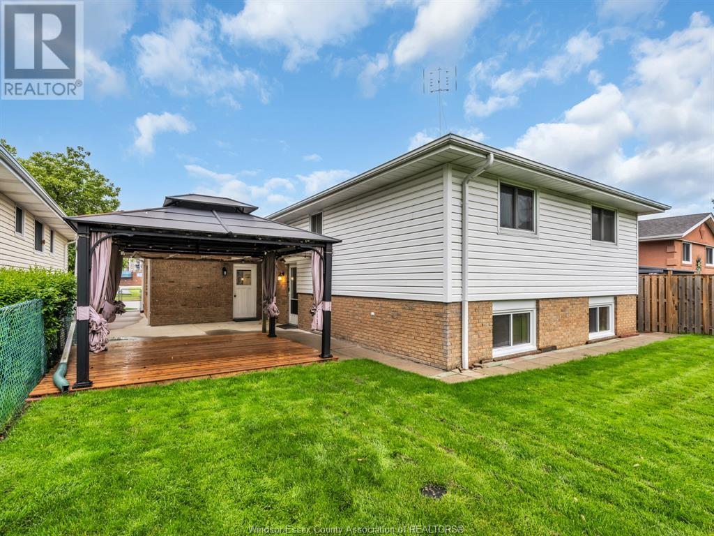 3040 Forest Glade Drive, Windsor, Ontario  N8R 1L5 - Photo 11 - 25012863